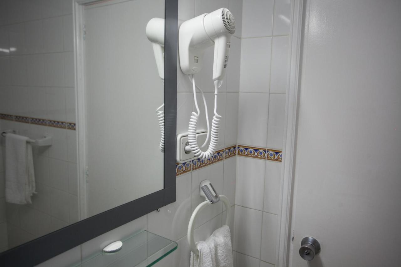 Hostal Los Pinos Es Cana Eksteriør billede