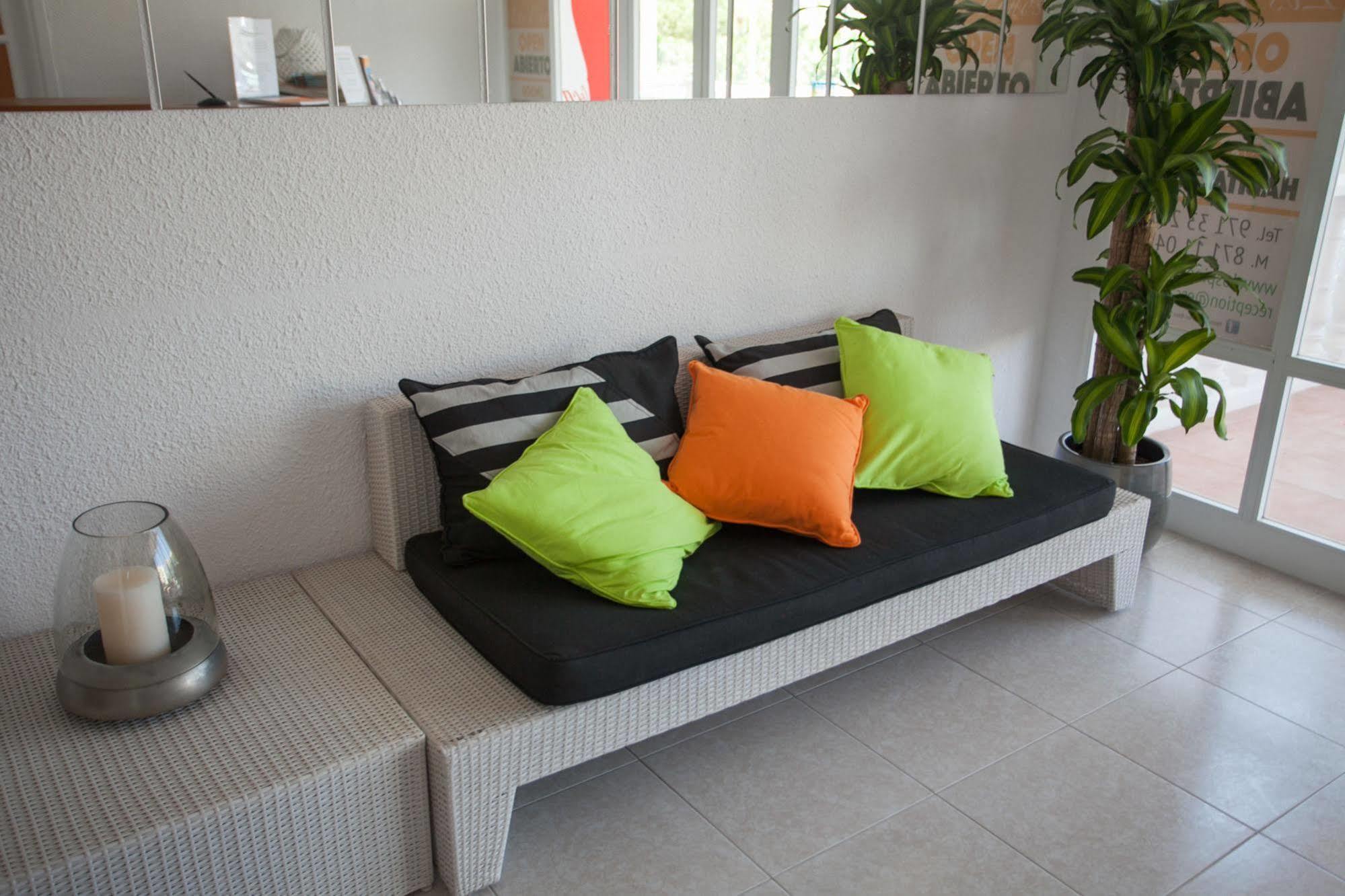 Hostal Los Pinos Es Cana Eksteriør billede
