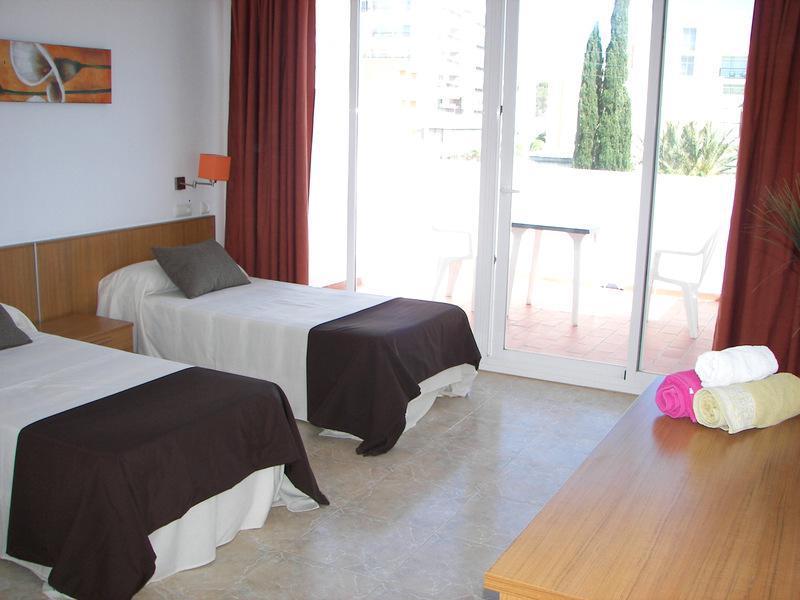 Hostal Los Pinos Es Cana Værelse billede